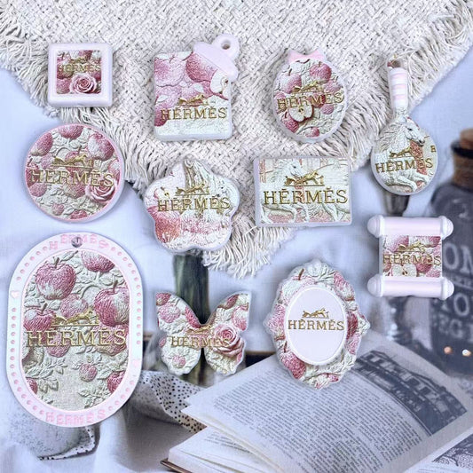 6.5NEW【A531】ローズアップルエレガント（エルメスの刺繍浮き彫りロゴビーズ10種類とプレート1種類）