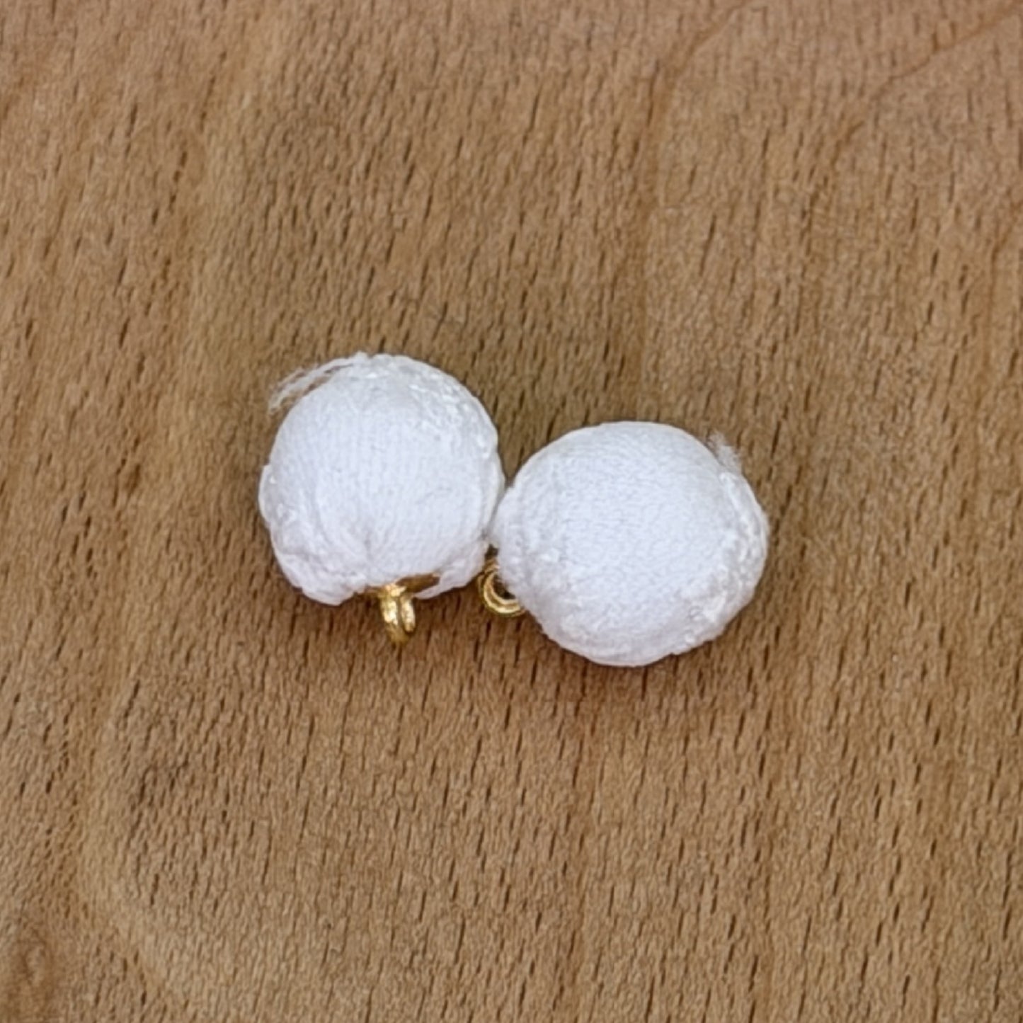 7.9NEW【T188】レース刺繍加工カン付きビーズ（16ｍｍ、ミックスと単品10色選択可能）