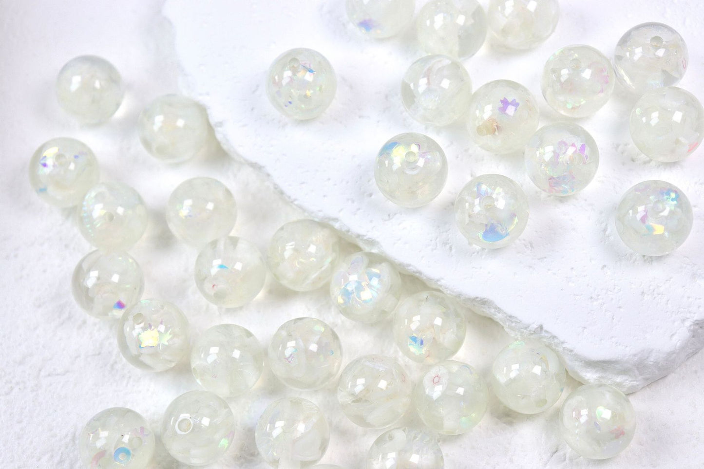 4.14NEW♥段階式割引♥【T154】カラフルサマー（虹色ラメ入りのレジンビーズ、中身ランダム、16ｍｍ）