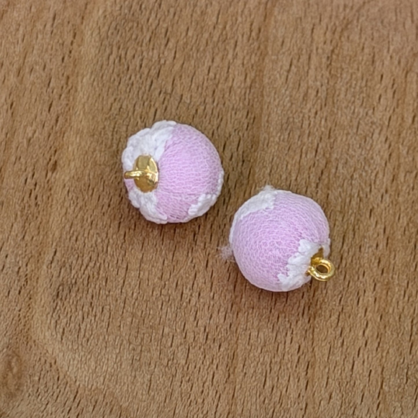 7.9NEW【T188】レース刺繍加工カン付きビーズ（16ｍｍ、ミックスと単品10色選択可能）