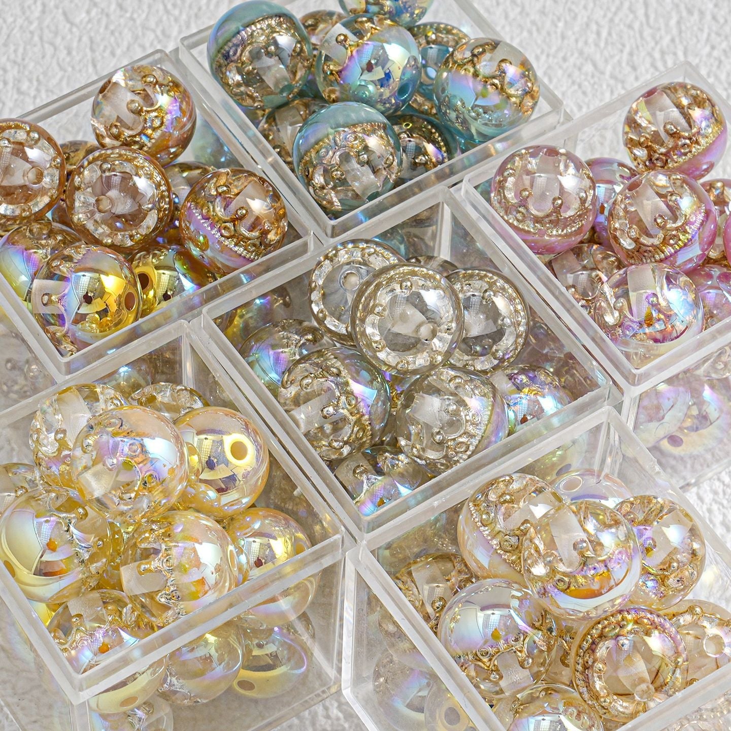 ♥人気♥段階式割引♥【T129】王冠入りビーズ（♥UVカラチェン♥レジン、16ｍｍ）