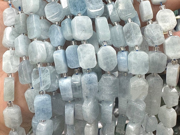 10.9NEW【C135】アクアマリン（【天使の石】、「沈着」「勇敢」「聡明」、3月誕生石、心身浄化・愛と感情の平和、幸せ、不規則長方形、8*12MM）