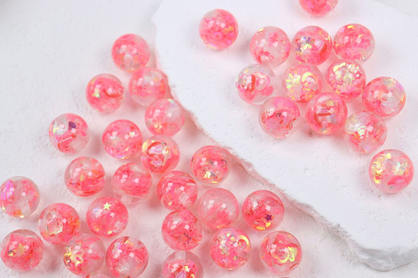 4.14NEW♥段階式割引♥【T154】カラフルサマー（虹色ラメ入りのレジンビーズ、中身ランダム、16ｍｍ）