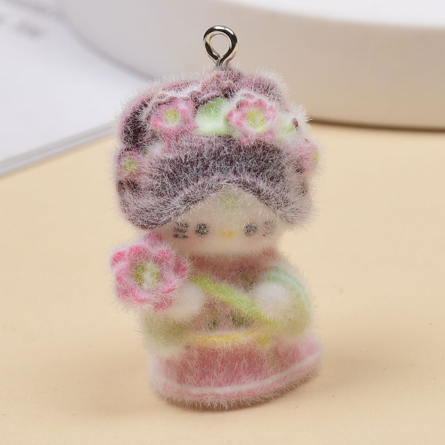 4.29NEW♥段階式割引有り♥【T165】もこもこ世界（カン付き、フロッキー、約3～5cｍ）