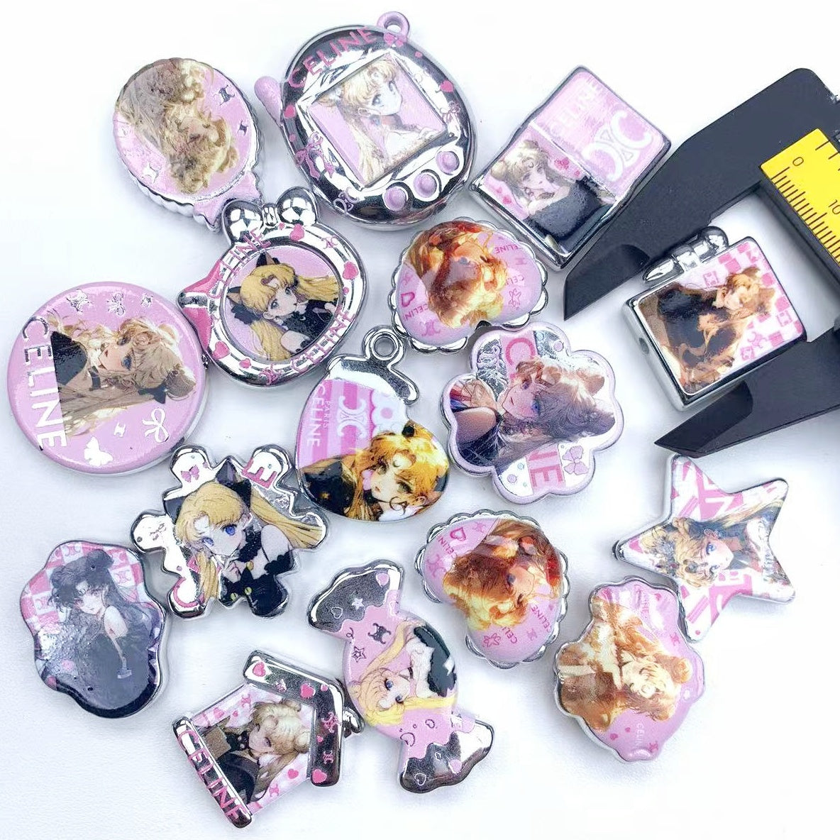 12.24NEW【A404】セリンムーン・月野うさぎ（シルバーメッキCELINEロゴビーズ約15種類と二重アクリルビーズ1種類とパール12mm1種類）