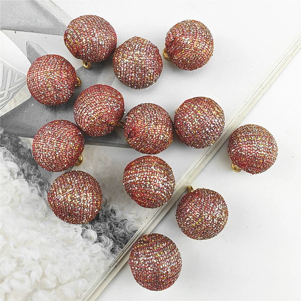 12.22NEW【T110】キラキラボール（カン付き、15ｍｍ、ミックスと単品あり）