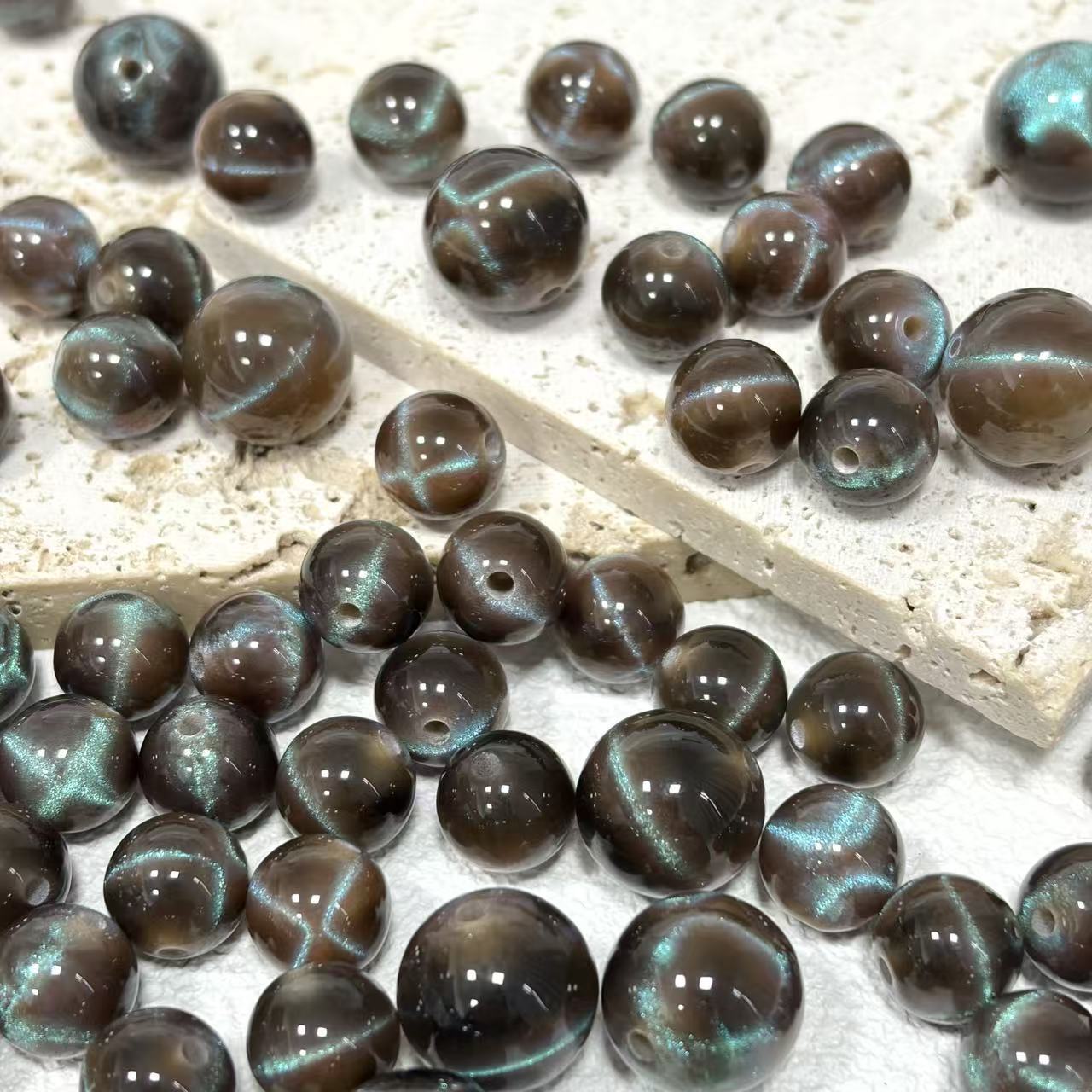3.27NEW♥段階式割引♥【T142】木星の記憶（レジンビーズ、タイガーアイ光沢、16ｍｍ）