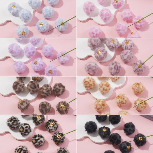 3.2再入荷あり♥段階式割引あり♥【T085】もふもふヒョウ柄ビーズ（カン付き、16mm、リース用）